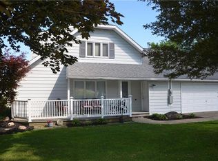 2255 Valley View Rd, Hermitage, PA 16148