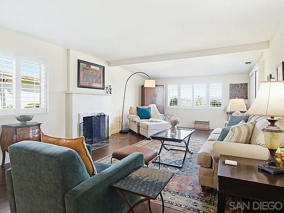 4th image of 16677 Diaz Dr