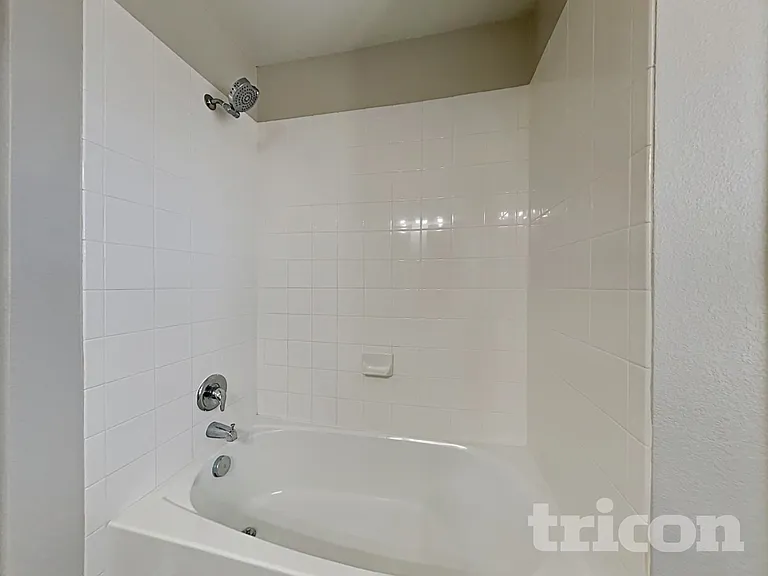 15102 Verela Dr — Photo 7