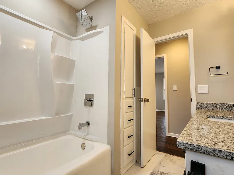 920 E 83rd St #920 — Photo 13