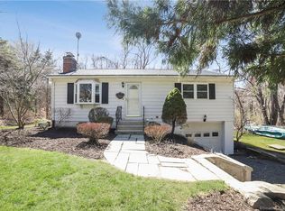 111 Lakeside Dr, Ridgefield, CT 06877