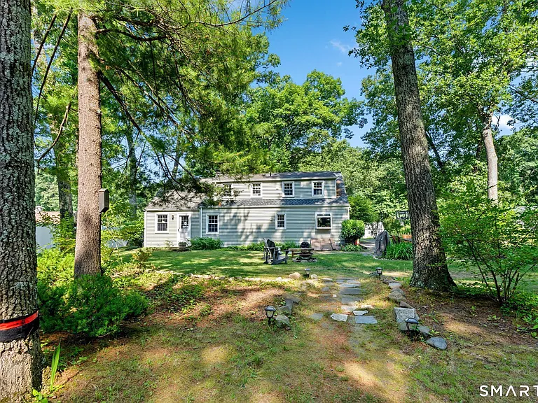 38 Barry Ln — Photo 31