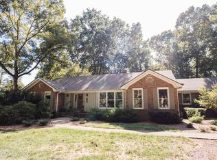 135 Raintree Ct, Athens, GA 30607