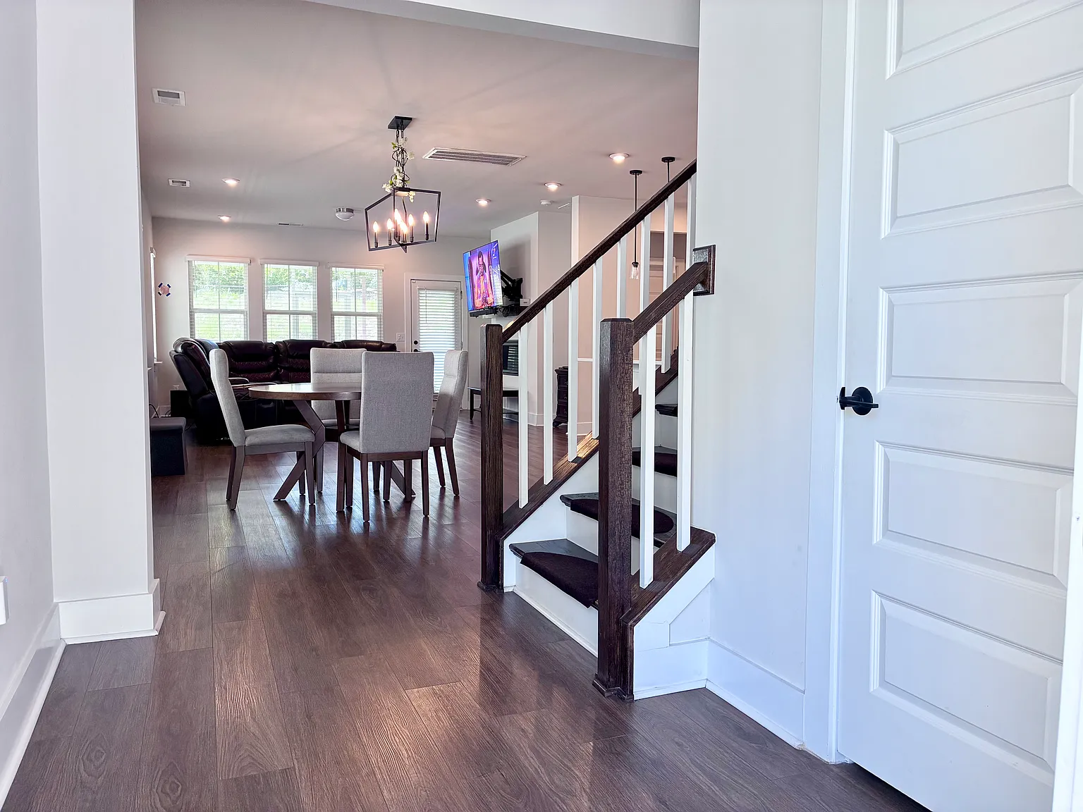 5 bed, 2910 sqft, $2,950 — Photo 4