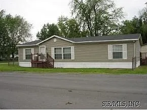 2831 Cayuga St photo 1