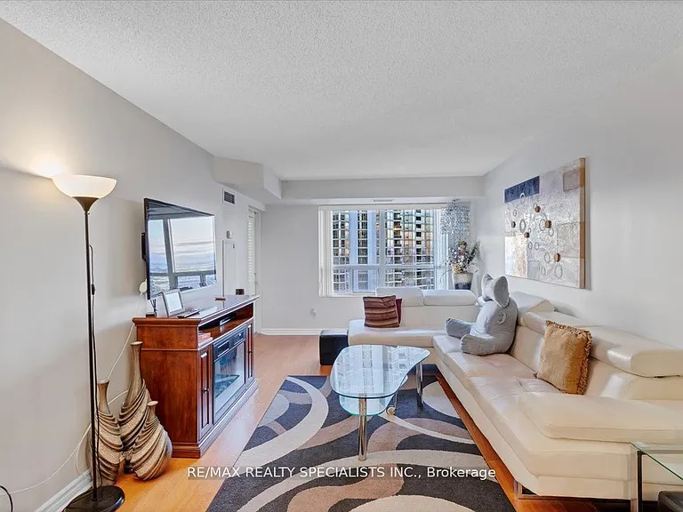 25 Kingsbridge Garden Cir #1720 — Photo 15