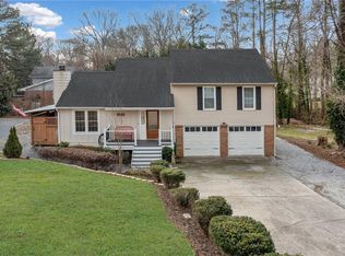1742 Fox Holw, Lawrenceville, GA 30043