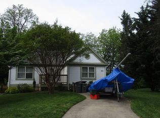 899 Lewis Ave, Rockville, MD 20851