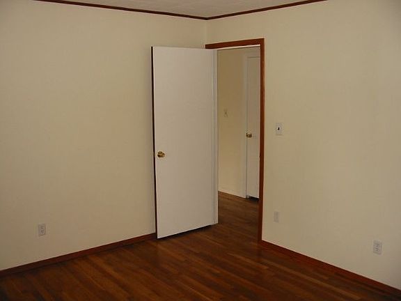 5th image of 102 Duffy Pl