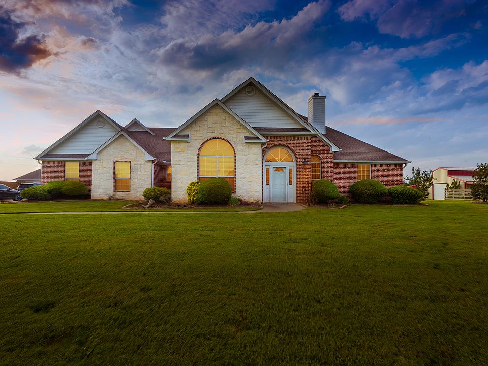 1st image of 1424 Lazy Daisy Ln