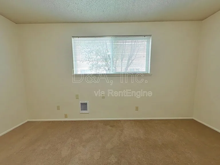 2201 NW Grant Ave #4 — Photo 8