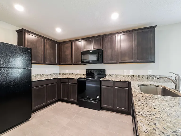 1571 Swan Lake Cir — Photo 2