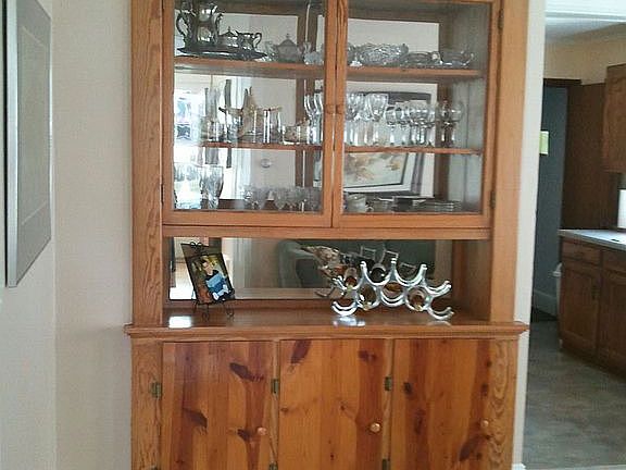 LOVE the built in hutch