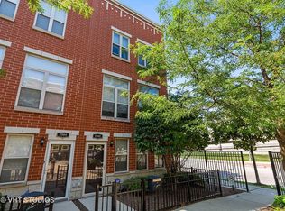 2502 S Calumet Ave, Chicago, IL