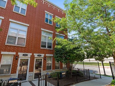 2502 S Calumet Ave, Chicago, IL, 60616