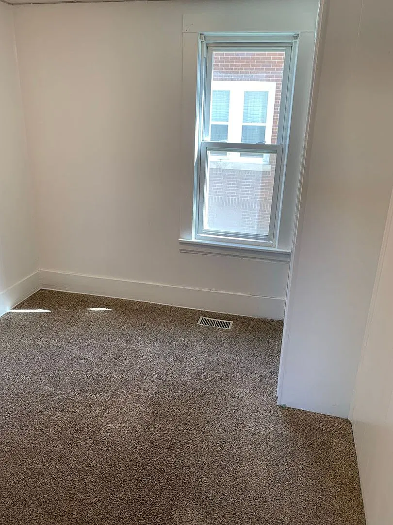 6703 25th Ave (Duplex) — Photo 4