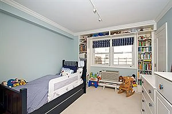 Sold by Douglas Elliman | media 26