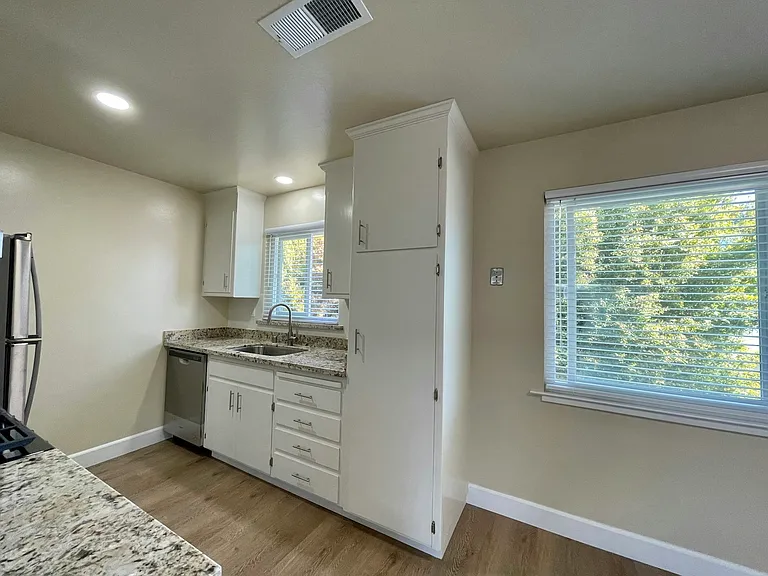 786 Elm St #11 — Photo 3