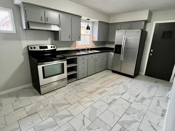 1702 Whitelaw Ln, Cape Girardeau, MO 63701