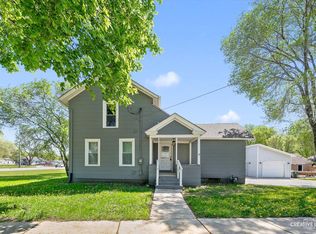 104 W Somonauk St, Yorkville, IL 60560