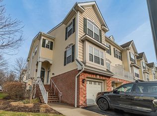 21 Marina Dr, Bayonne, NJ 07002