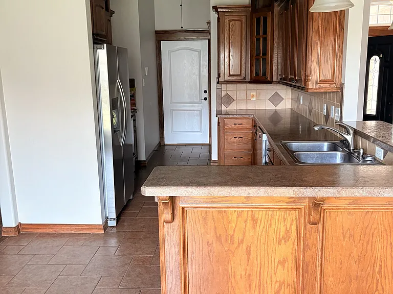 1209 Alma Dr — Photo 7