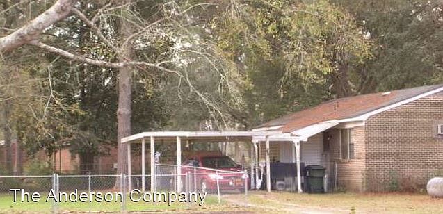 2nd image of 4800 Folly Dr