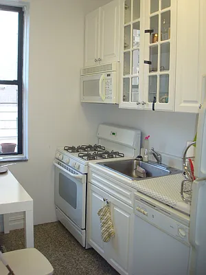 Rented by Metropolitan Equities | media 13