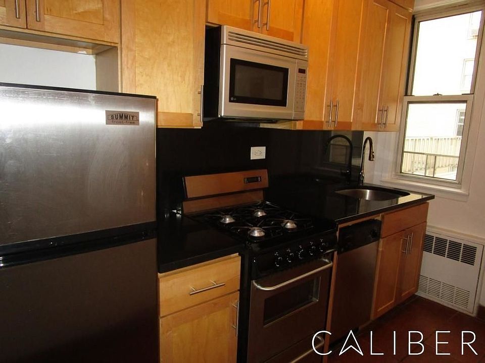 2nd image of 235 E 22nd St APT 3D