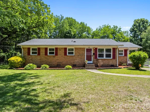 3326 Dunaire Dr, Charlotte, NC 28205