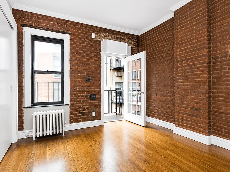 221 E 23rd St #19 — Photo 3