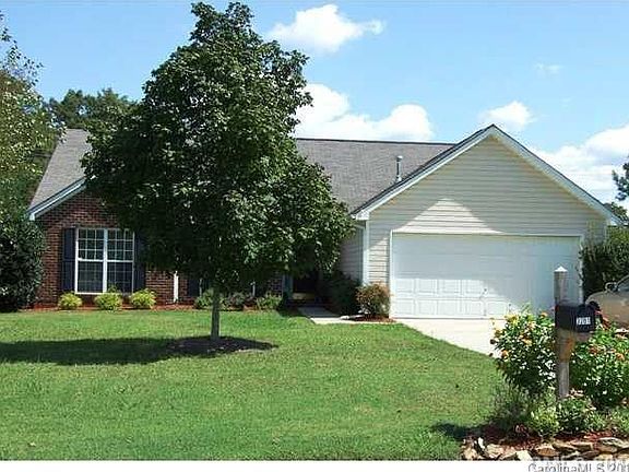3rd image of 3201 Leicester Dr
