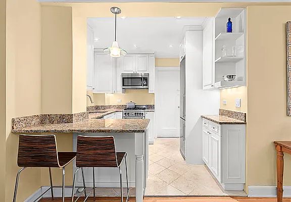 4th image of 11 W 69th St APT 4D