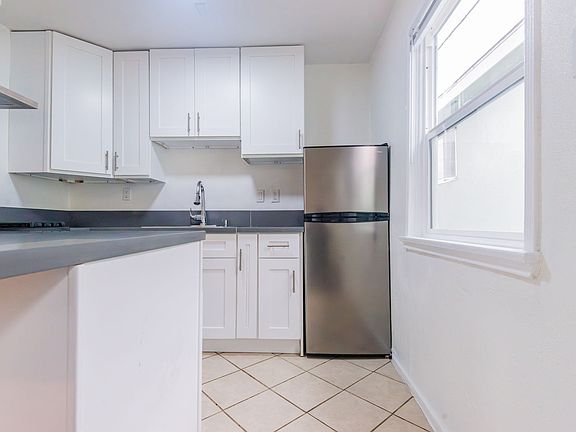 5th image of 1743 S La Brea Ave Unit 7