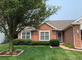 2002 Farm Dr, Normal, IL 61761