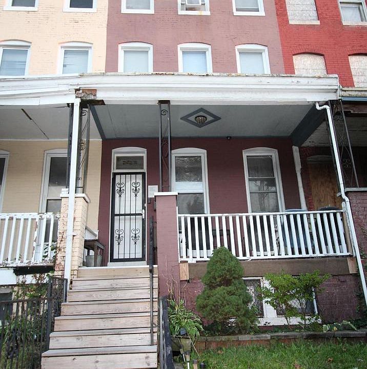 1st image of 2425 W North Ave