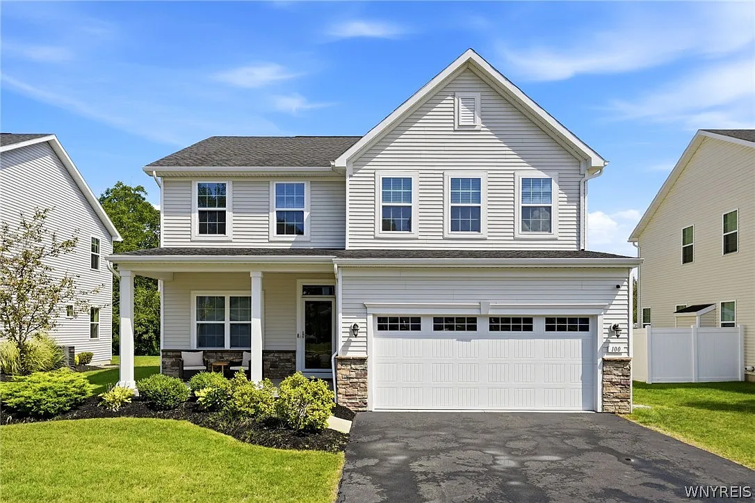4 bed, 3.5 bath, 2423 sqft, $5,200 — Photo 1