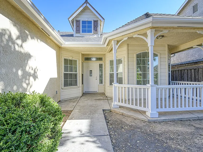 W Celeste Ave — Photo 21