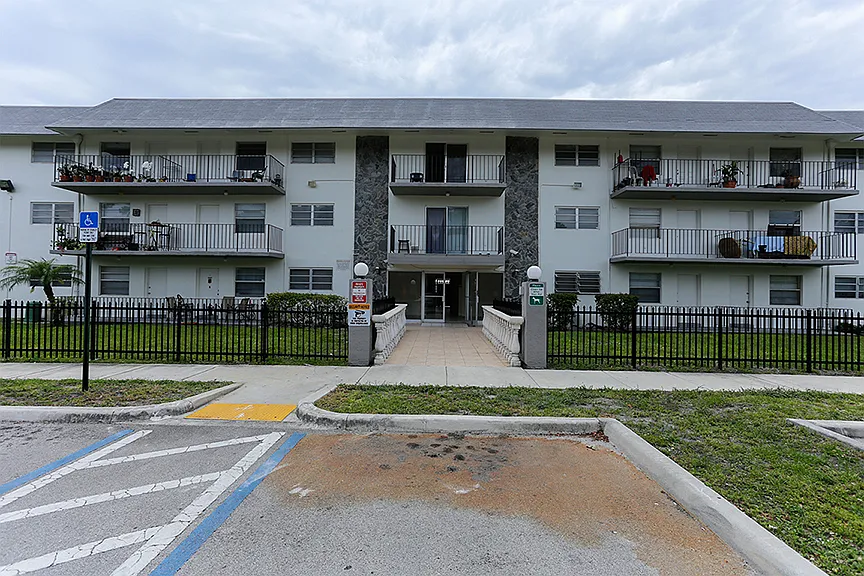 Grand Island Portfolio LLC (2350) — Photo 3