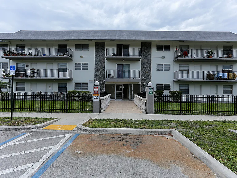 Grand Island Portfolio LLC (2350) — Photo 3