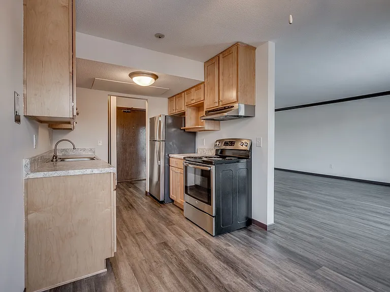 Shelard Village Apartments — Photo 18