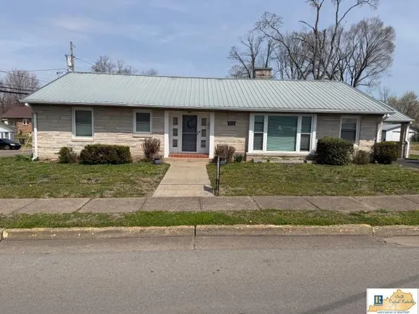 212 W 4th St, Tompkinsville, KY 42167