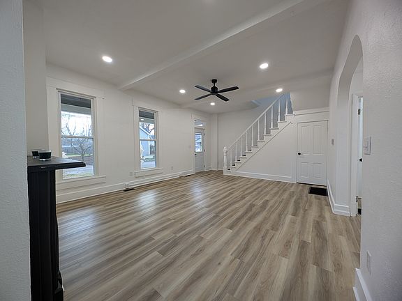 5th image of 232 Union St