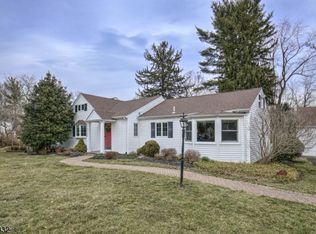 10 Victoria Dr, Basking Ridge, NJ 07920