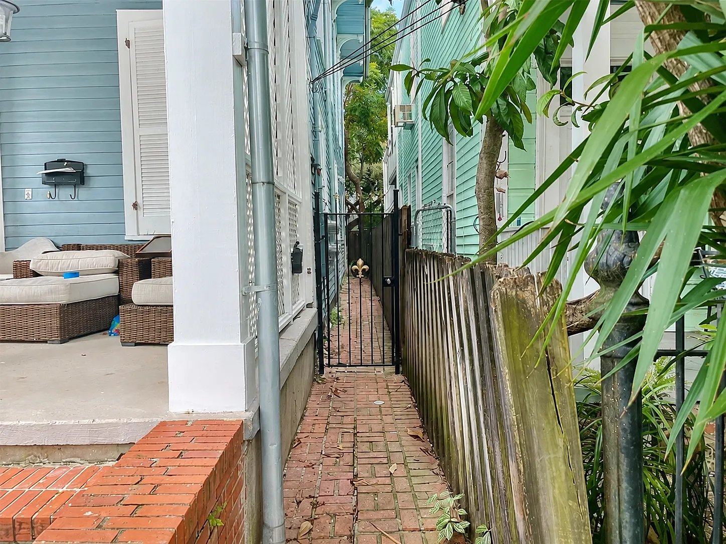 2 bed, 1.5 bath, 1029 sqft, $1,950 — Photo 2