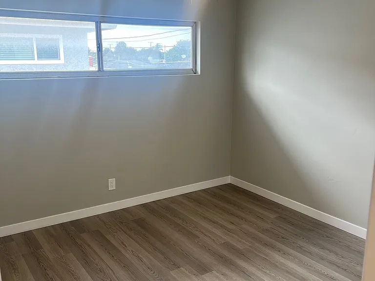 2425 W 182nd St #2 — Photo 10