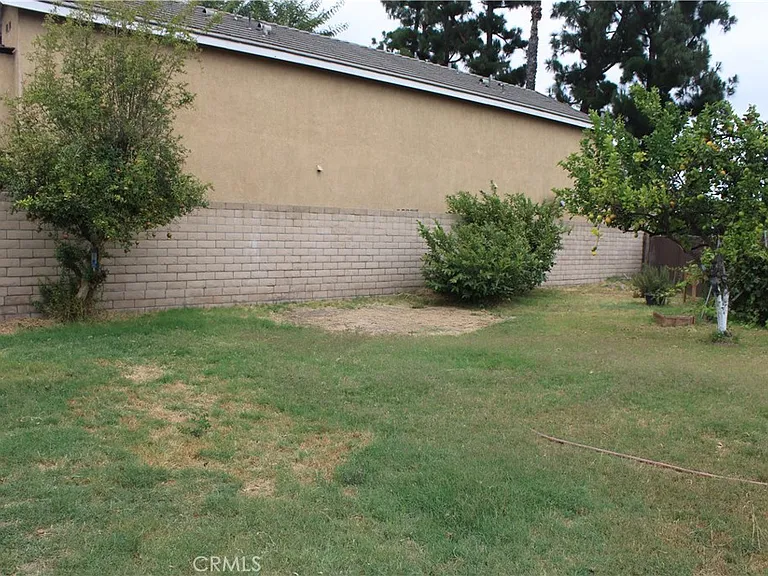 1810 W Houston Ave — Photo 15