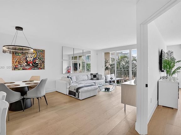 5th image of 99 SE Mizner Blvd APT 824