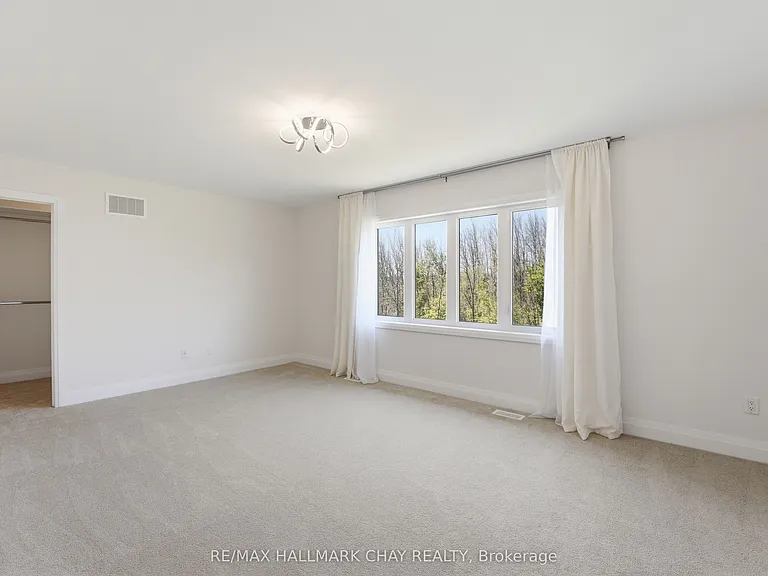 25 Del Ray Cres — Photo 12