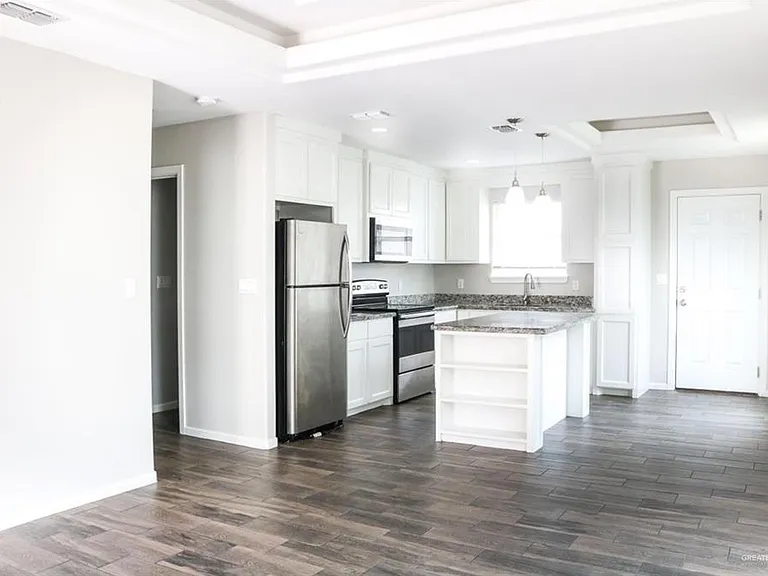 705 Cathedral Hl #1 — Photo 8